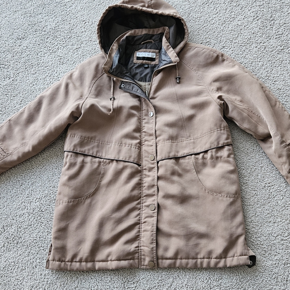 Womens Big Chill Winter Coat With Detachable Hood.Quilted inside. Size Large.